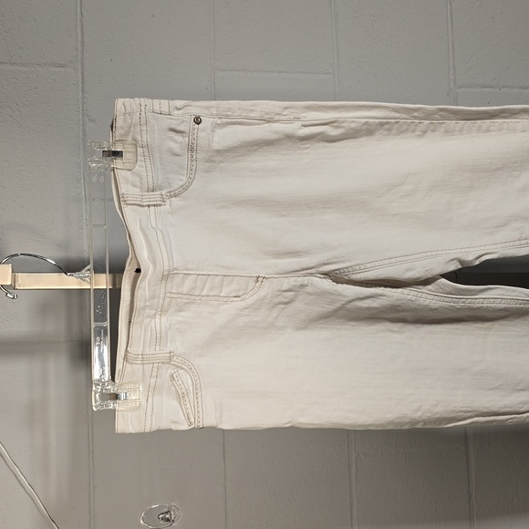 White jeans - Picture 2 of 10